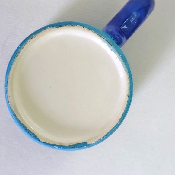 CHICAGO Souvenir Mug Hand-Painted & Embossed Design - Picture 6 of 9